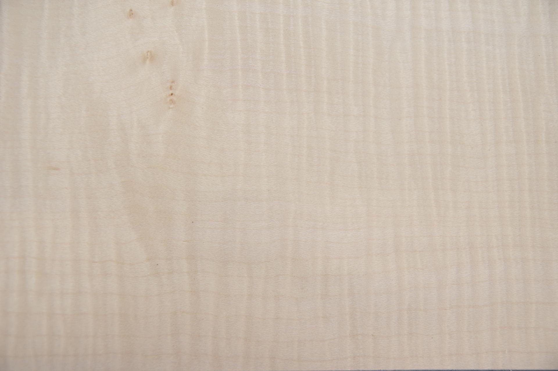 Figured Sycamore, - veneer (0,6mm) - 2,83m² (32pcs. x 77cm x 11,5cm)
