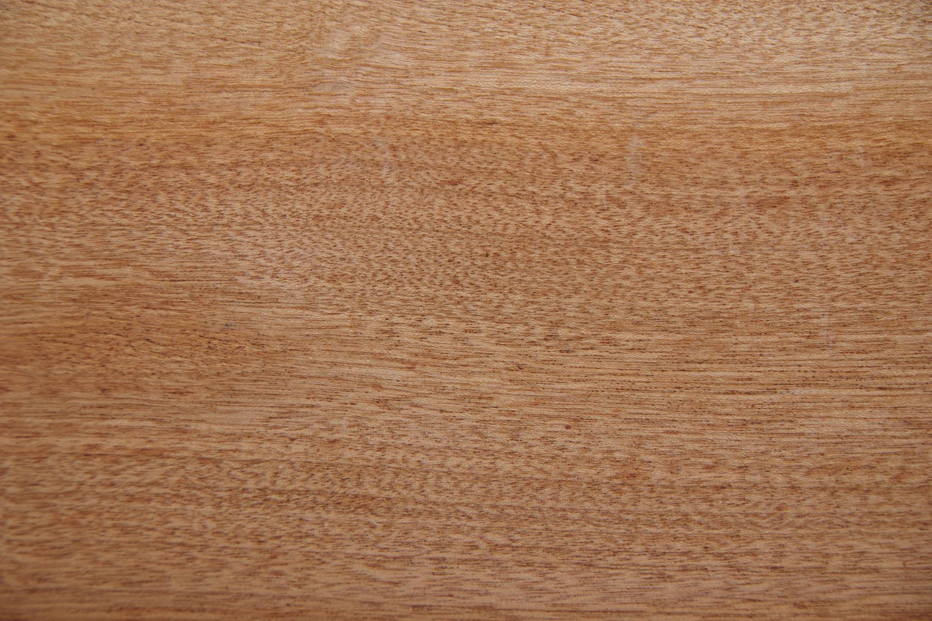 Mahogany Sapeli, - veneer (2,4mm) - 1,05m² (8pcs. x 94cm x 14cm)