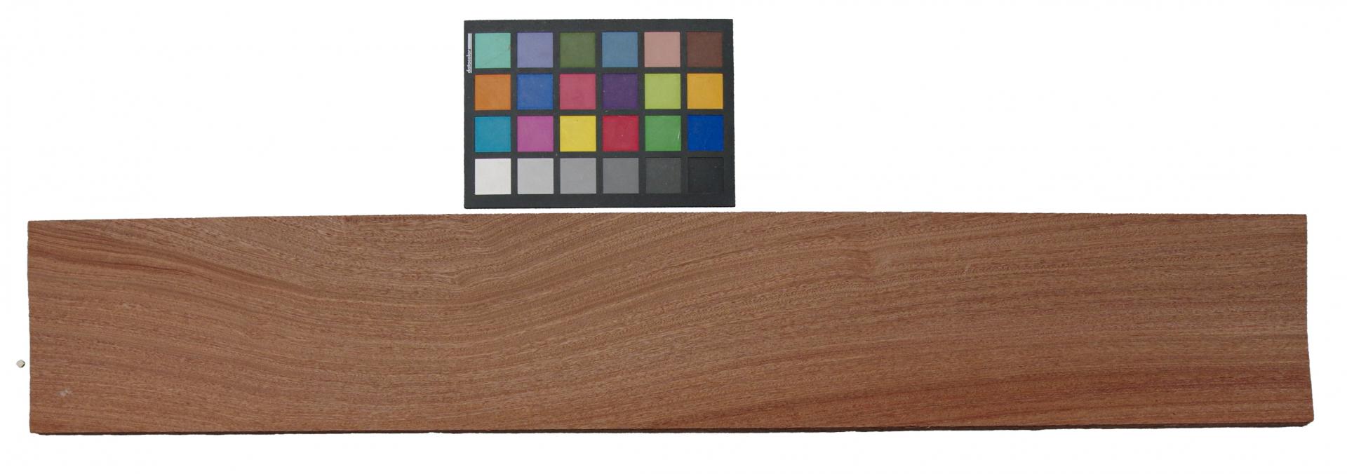 Mahogany Sapeli, - veneer (2,4mm) - 1,1m² (8pcs. x 92cm x 15cm)