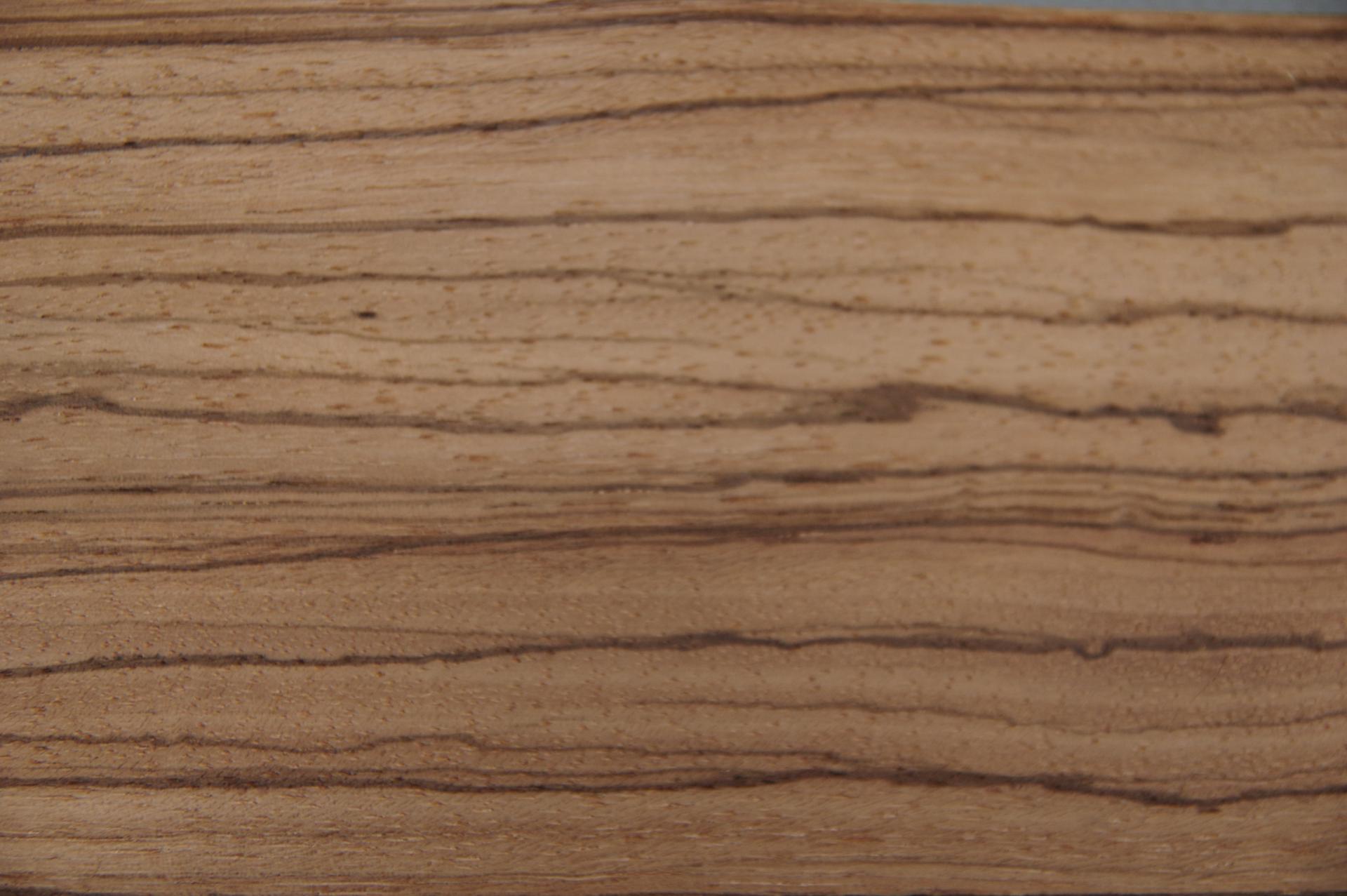 Zebrano -Furnier (0,6mm) - 1,06m² (21Stk. x 63cm x 8cm)