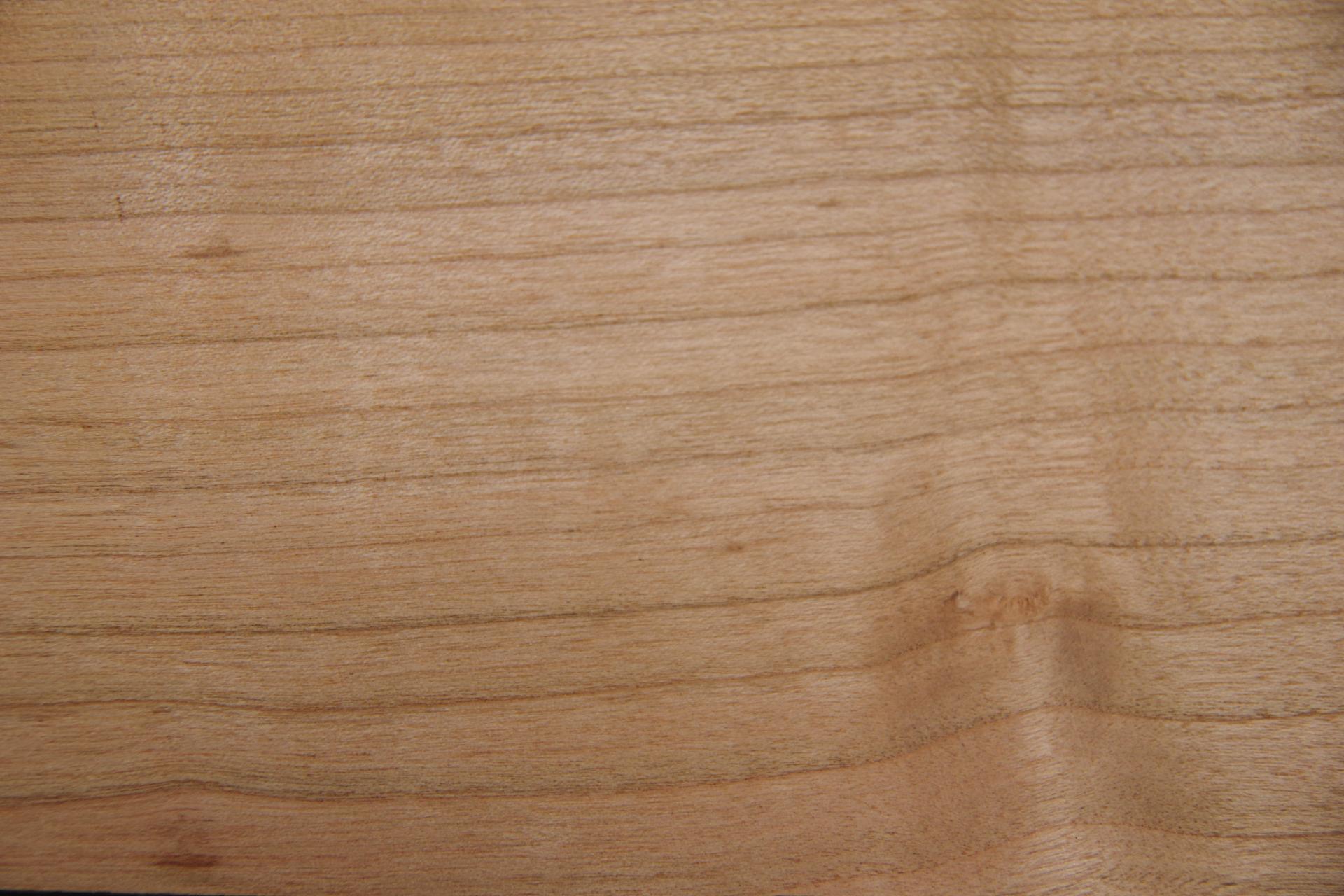 European Cherry, - veneer (0,6mm) - 1,65m² (26pcs. x 67cm x 9,5cm)