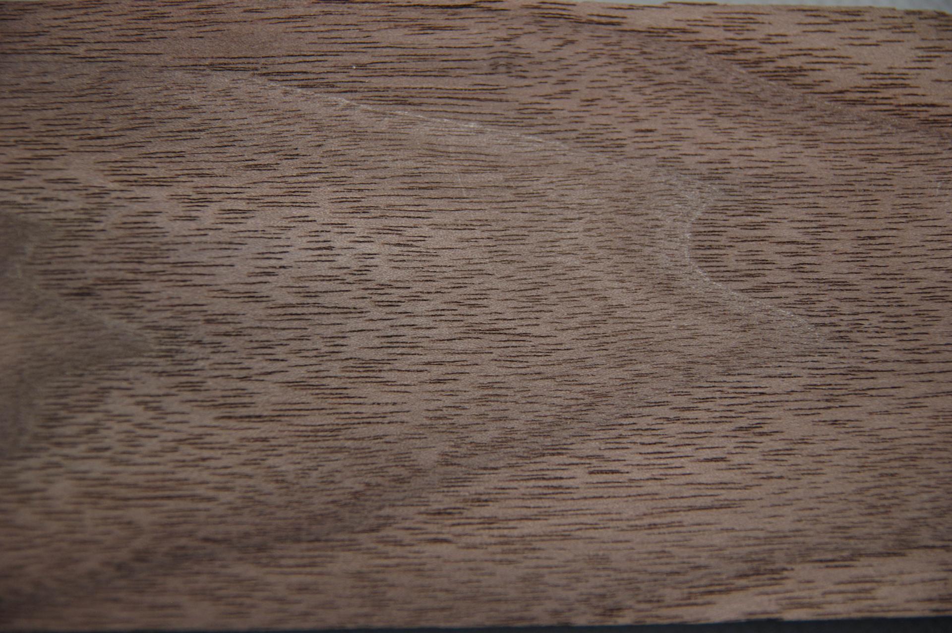 Nussbaum, amerikanischer -Furnier (0,6mm) - 0,19m² (18Stk. x 15cm x 7cm)