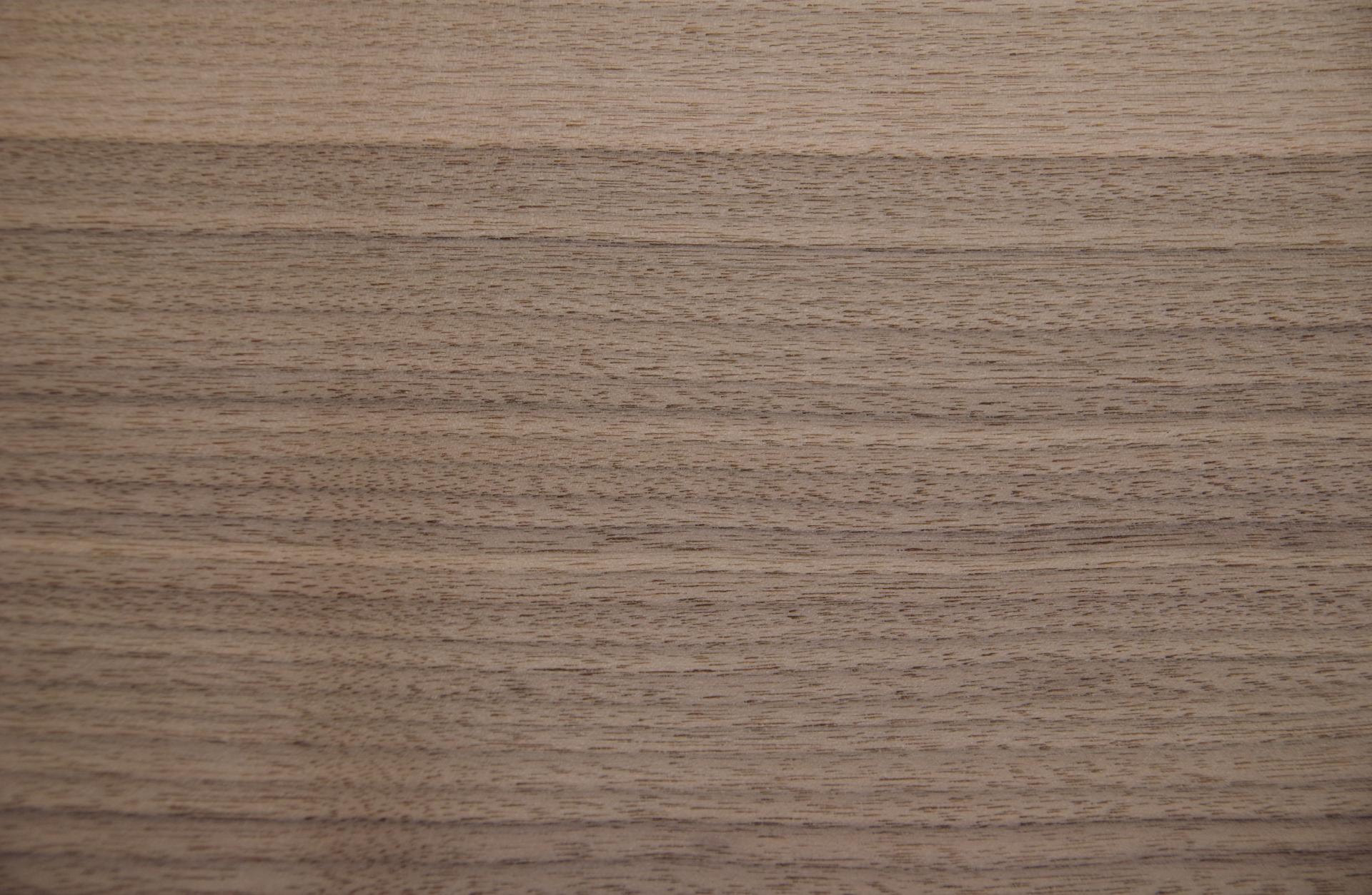 Nussbaum, amerikanischer -Furnier (0,6mm) - 10,24m² (32Stk. x 194cm x 16,5cm)