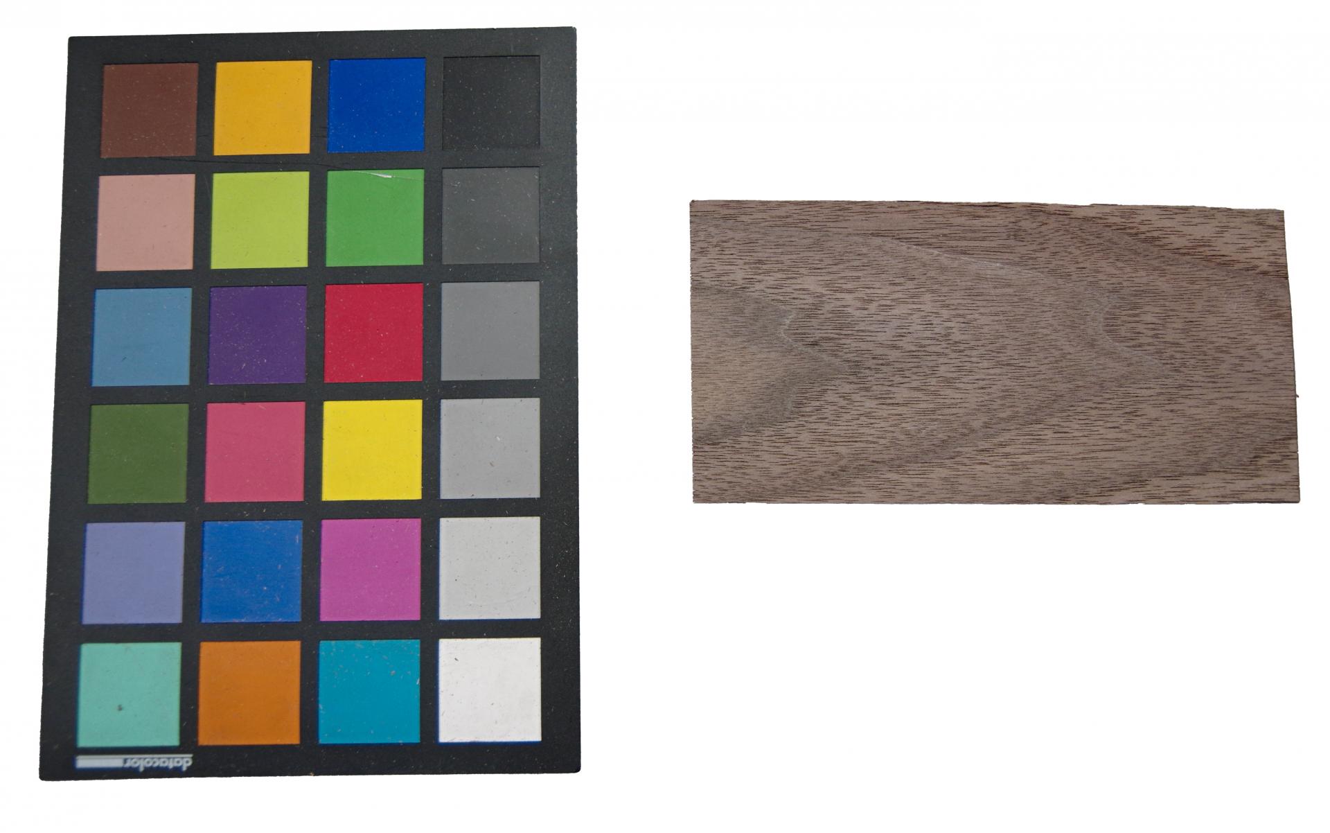 Nussbaum, amerikanischer -Furnier (0,6mm) - 0,19m² (18Stk. x 15cm x 7cm)