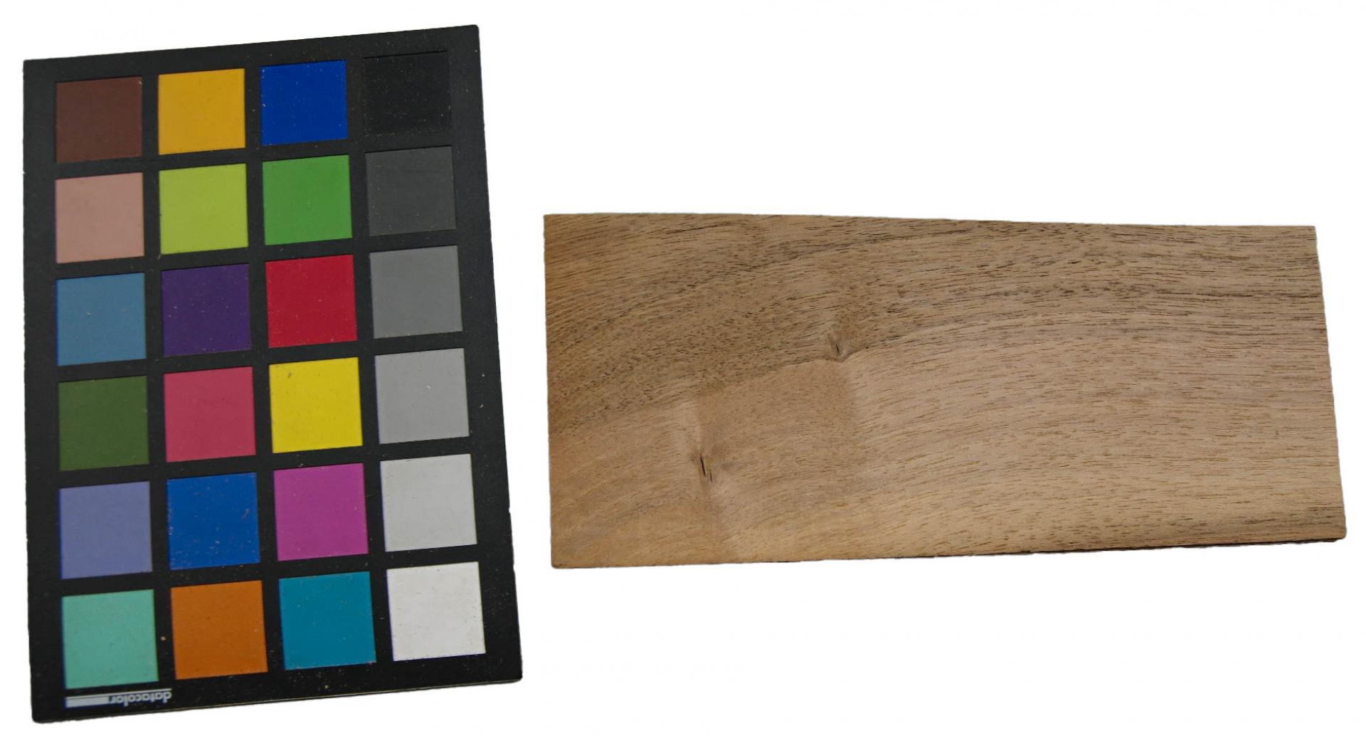 European Walnut, - veneer (1,4mm) - 0,12m² (6pcs. x 22cm x 9cm)