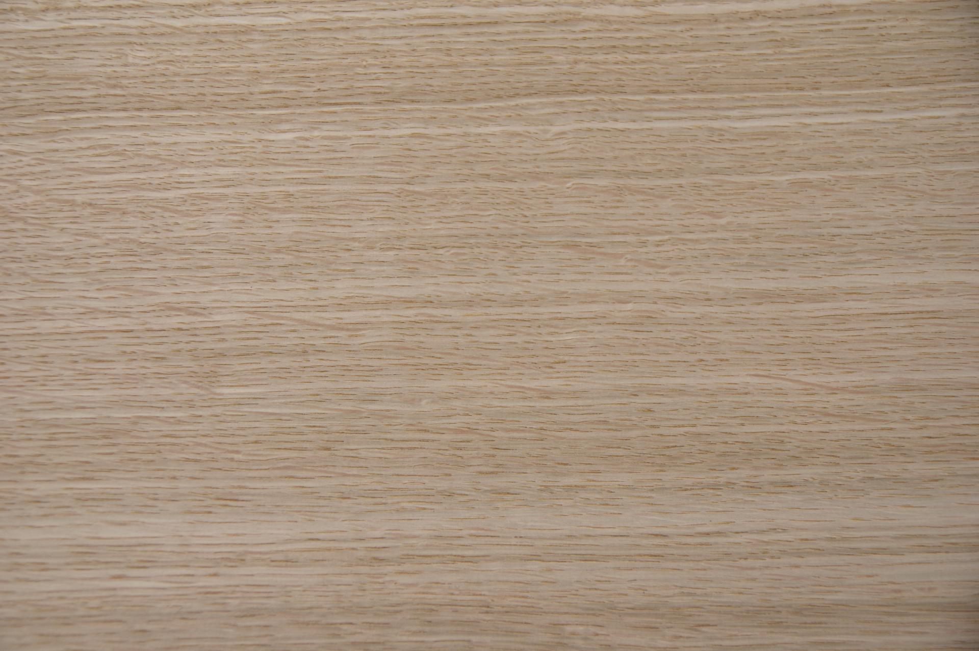 Eiche, europäische -Furnier (0,6mm) - 18,05m² (32Stk. x 282cm x 20cm)