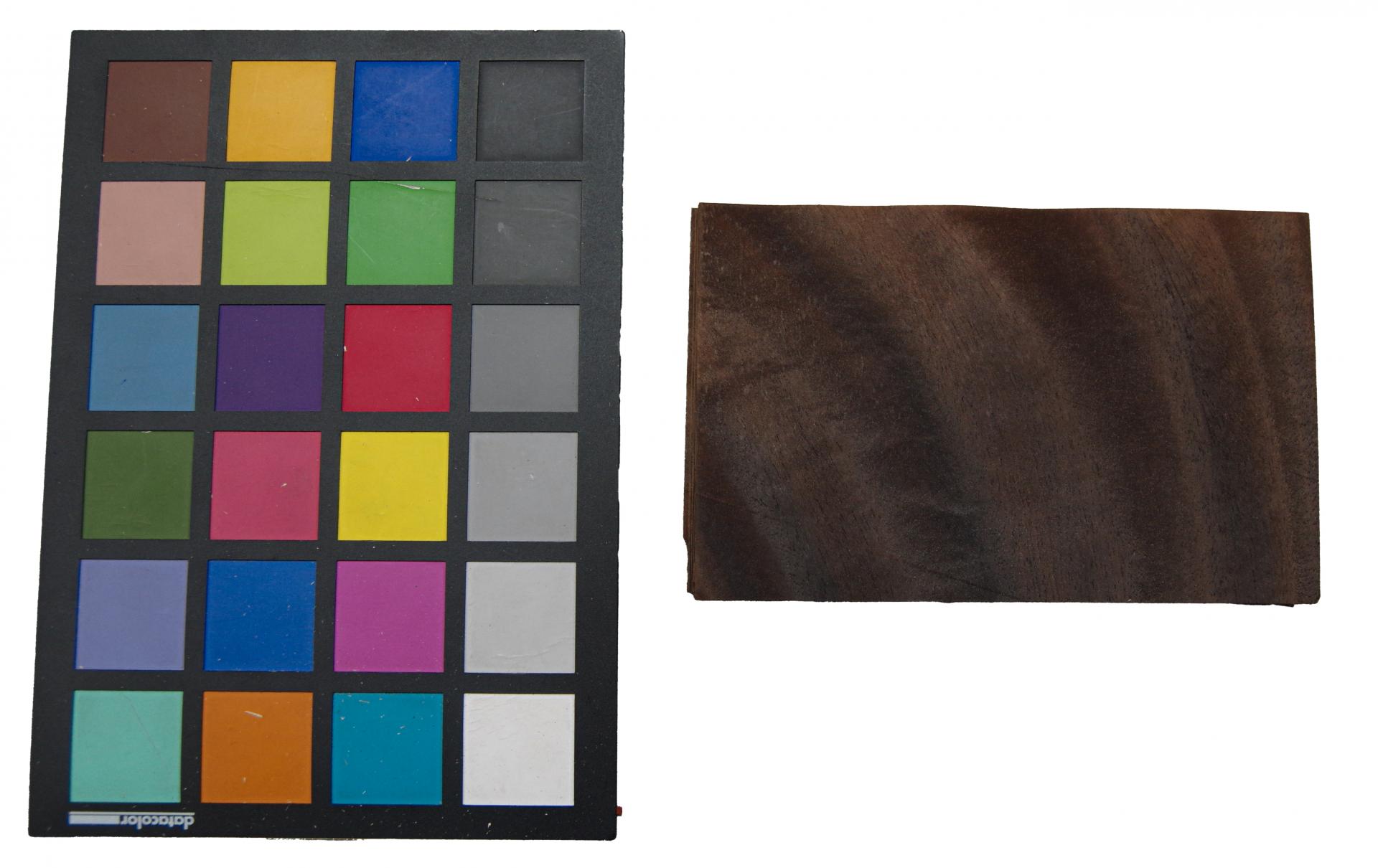 Eukalyptus (geräuchert) -Furnier (0,6mm) - 0,28m² (22Stk. x 9cm x 14cm)