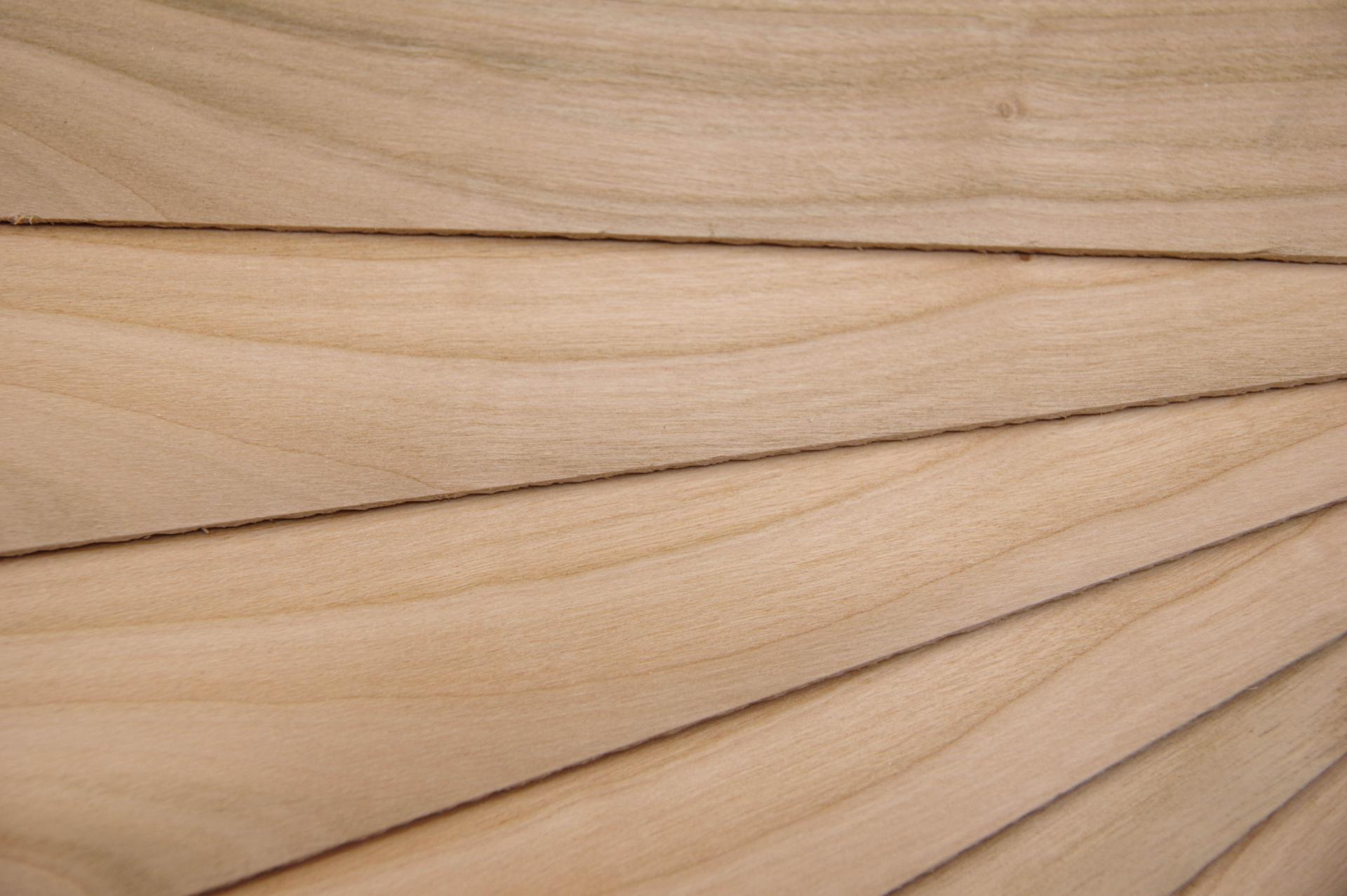 Kirschbaum, europäischer -Furnier (2,4mm) - 0,12m² (6Stk. x 32cm x 6,5cm)