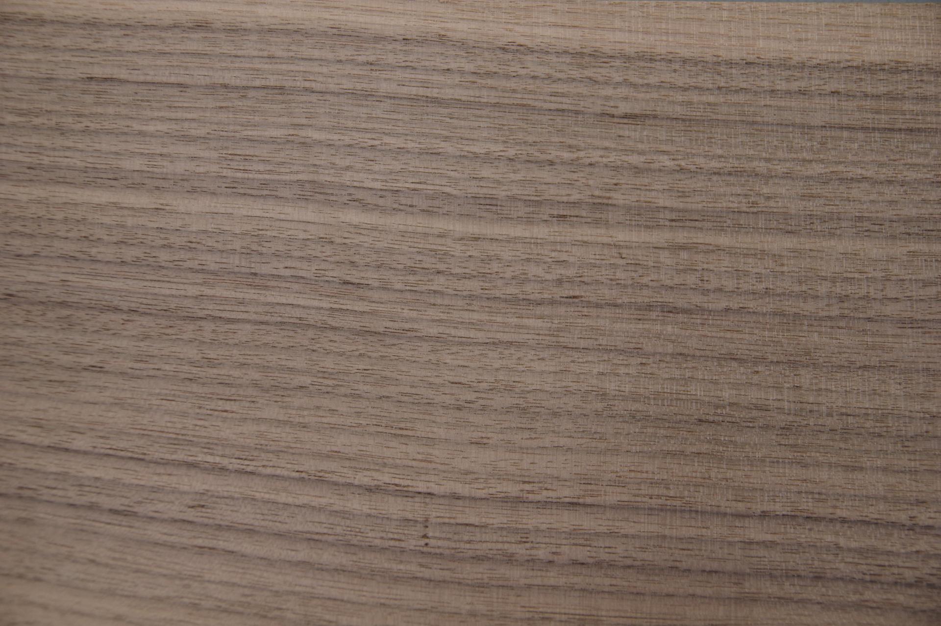 Nussbaum, amerikanischer -Furnier (0,6mm) - 9,42m² (32Stk. x 184cm x 16cm)