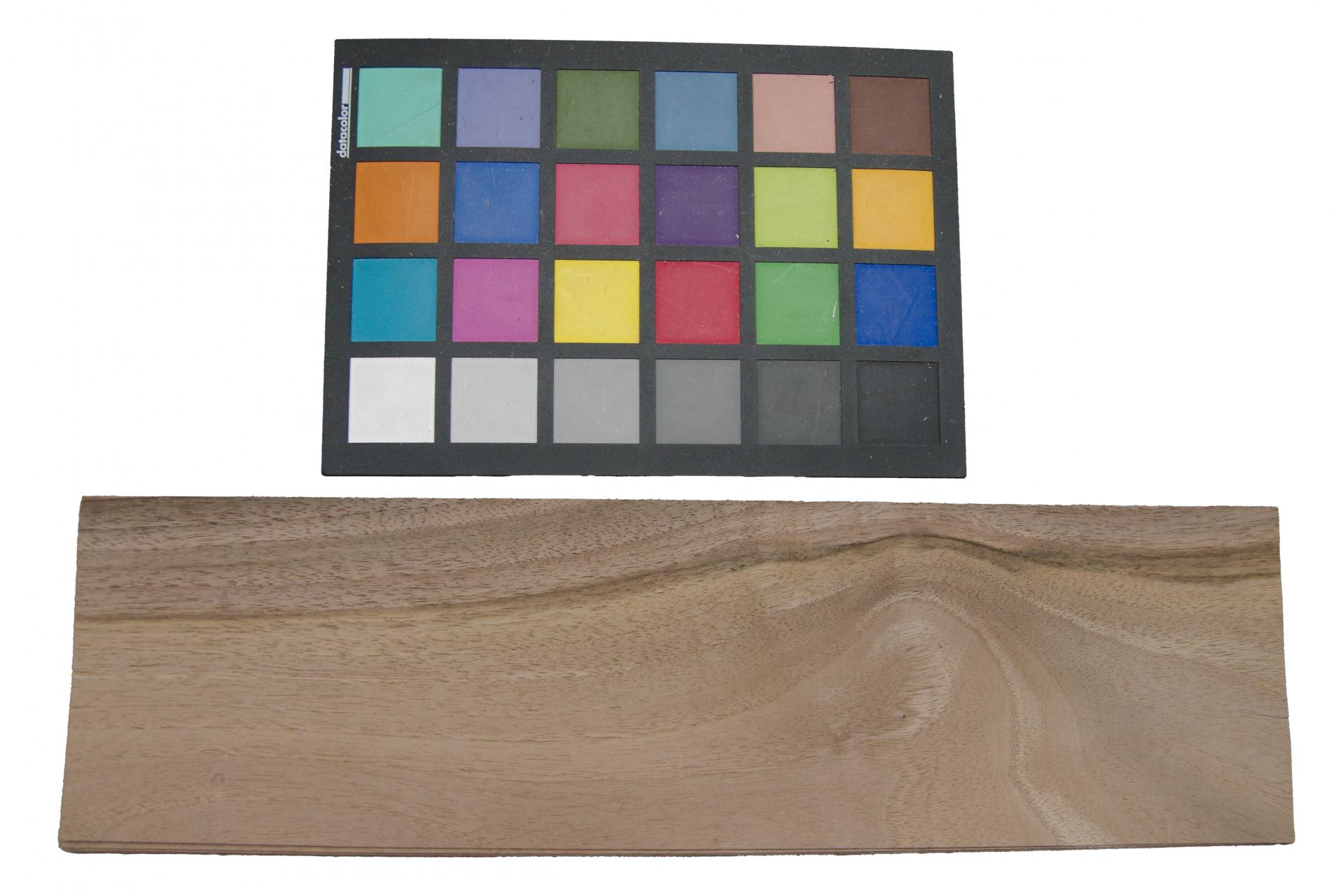 Nussbaum, europäischer -Furnier (0,9mm) - 0,18m² (5Stk. x 36cm x 10cm)