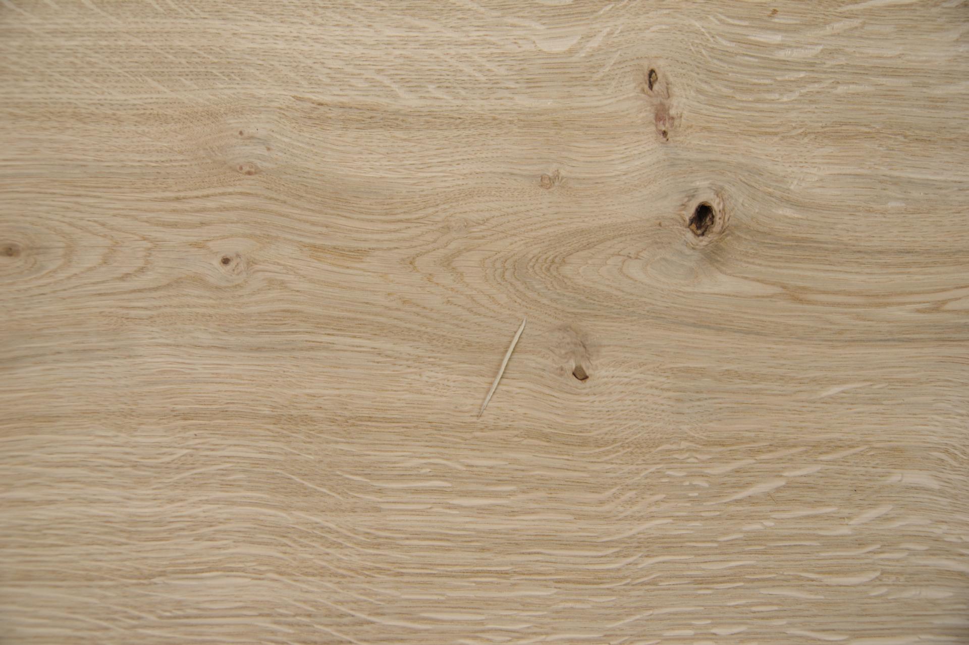 Eiche (Asteiche Wildeiche) -Furnier (0,6mm) - 4,69m² (22Stk. x 82cm x 26cm)