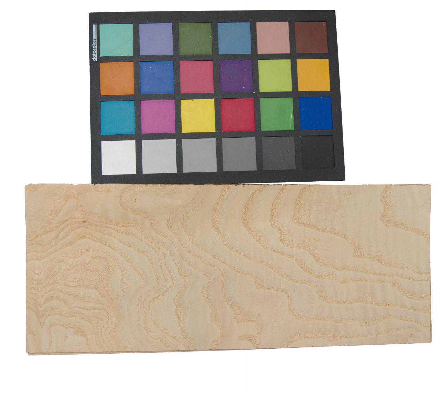 Esche Maser, weiß -Furnier (0,6mm) - 0,8m² (24Stk. x 29cm x 11,5cm)