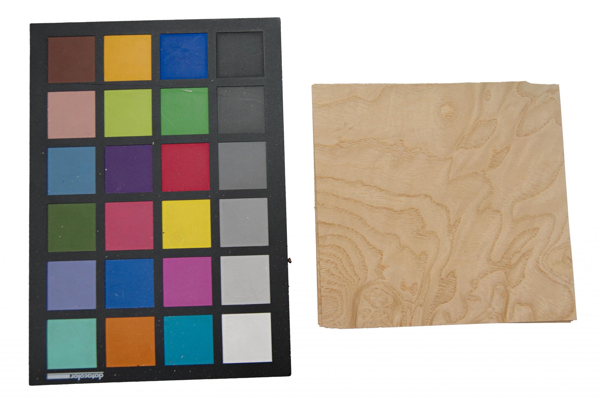 Esche Maser, weiß -Furnier (0,6mm) - 0,08m² (5Stk. x 13cm x 13cm)
