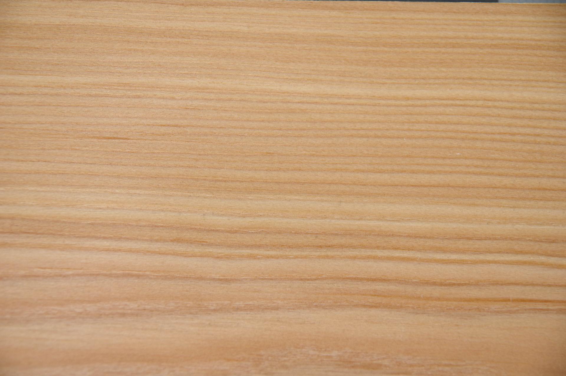 Lärche -Furnier (1,4mm) - 1,64m² (12Stk. x 109cm x 12,5cm)