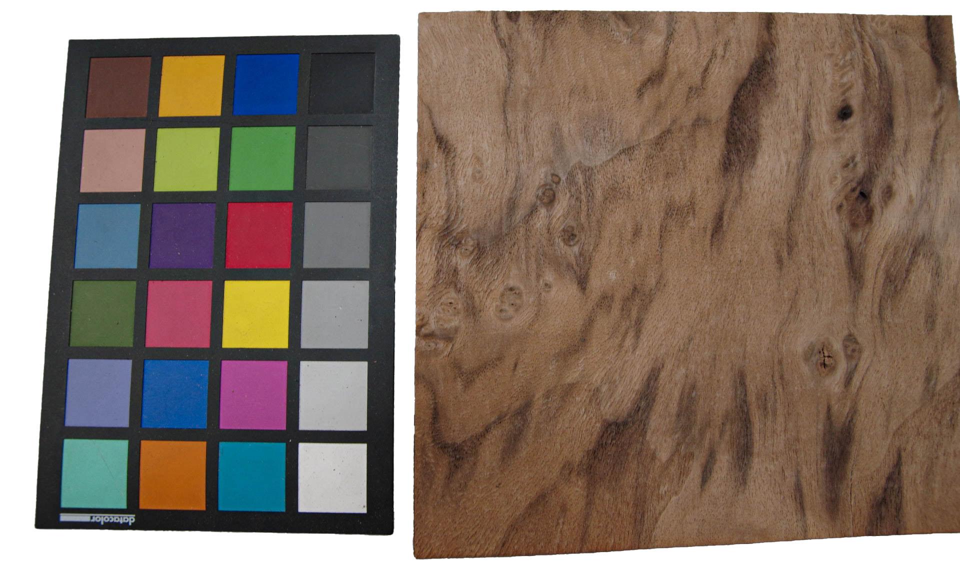 Californian Walnut Burl, - veneer (1,4mm) - 0,49m² (13pcs. x 19cm x 20cm)