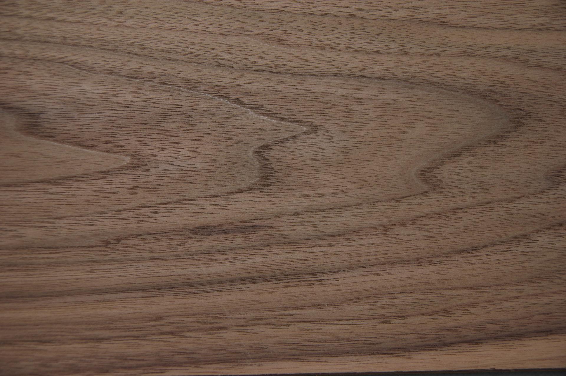 Nussbaum, amerikanischer -Furnier (0,6mm) - 2.65m²  (13Stk. x 136cm x 15cm)