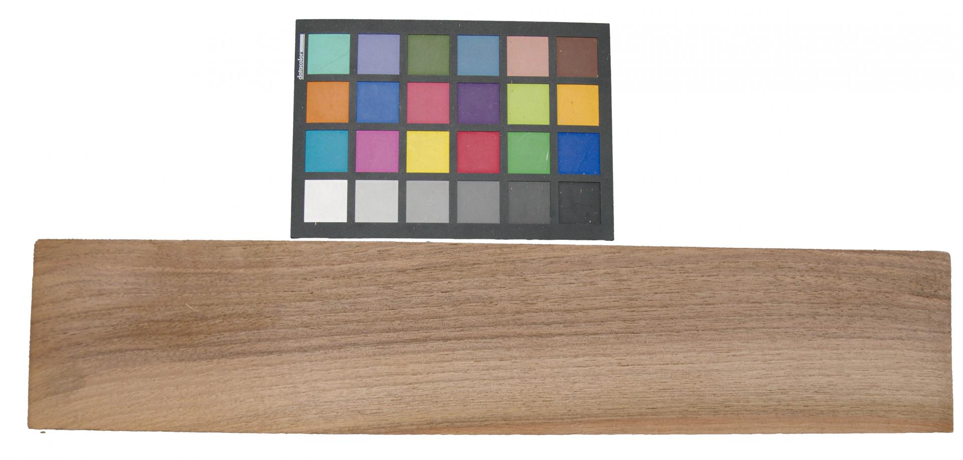 Nussbaum, europäischer -Furnier (1,4mm) - 0,83m² (15Stk. x 53cm x 10,5cm)