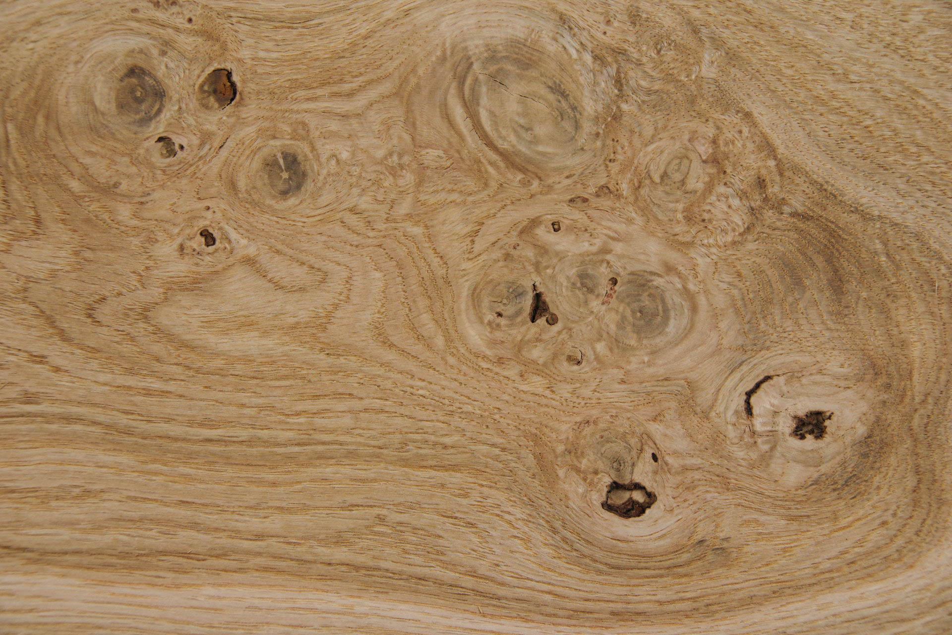 Knotty Oak, - veneer (0,9mm) - 9,36m² (16pcs. x 325cm x 18cm)