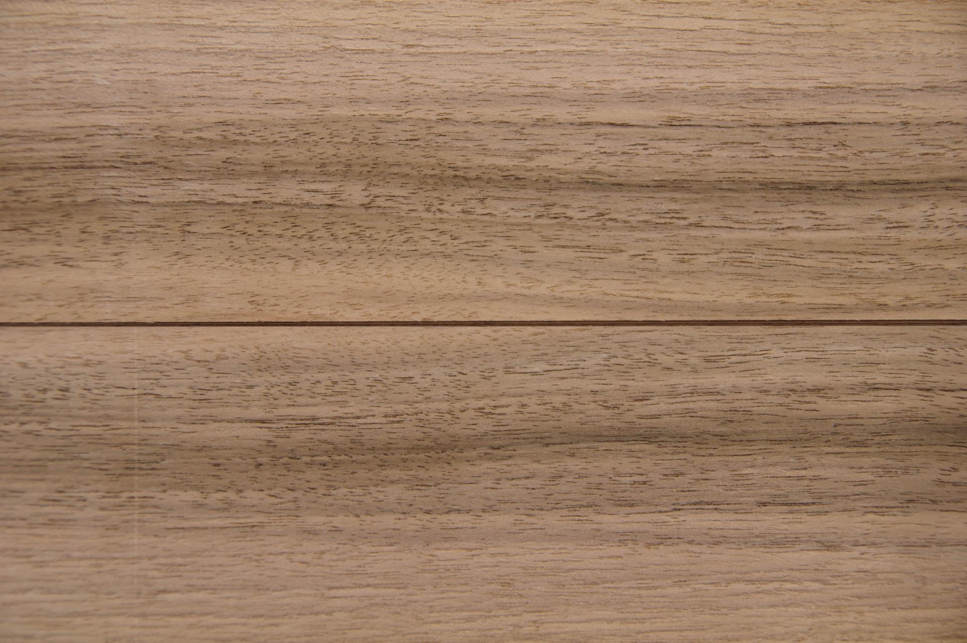 European Walnut, - veneer (1,4mm) - 0,46m² (16pcs. x 44cm x 6,5cm)