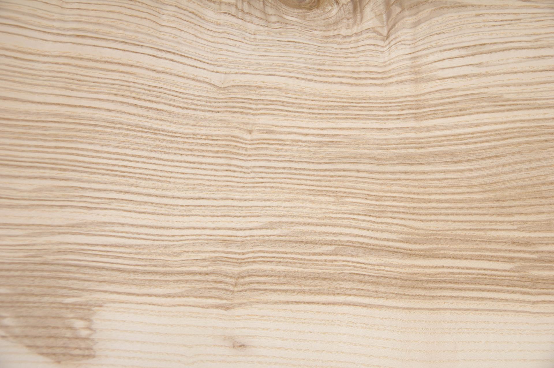 Olive Ash, - veneer (0,6mm) - 12,57m² (22pcs. x 238cm x 24cm)
