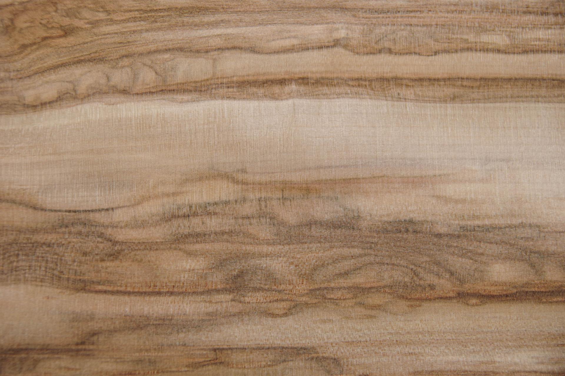Satin Walnut, - veneer (0,6mm) - 6,5m² (31pcs. x 131cm x 16cm)