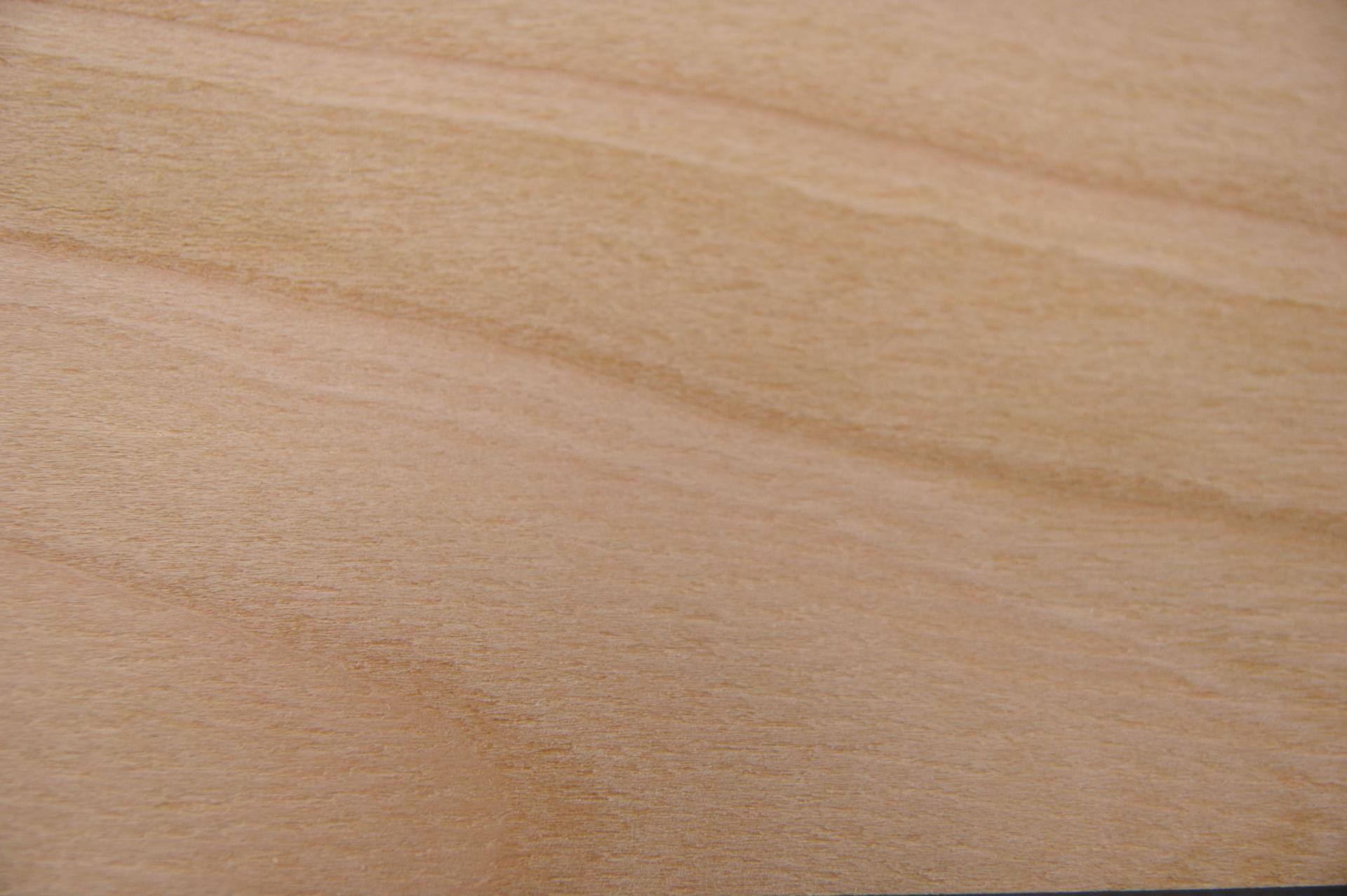 European Cherry, - veneer (2,4mm) - 0,08m² (6pcs. x 18cm x 7cm)