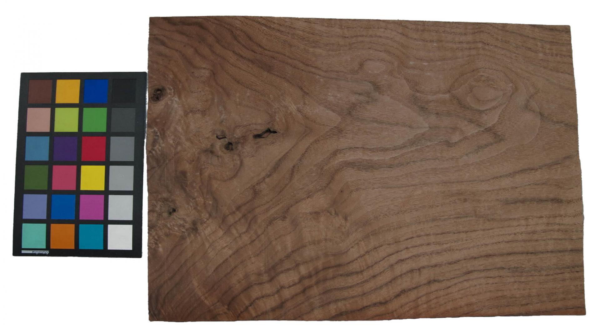 Californian Walnut Burl, - veneer (1,8mm) - 0,56m² (4pcs. x 45cm x 31cm)