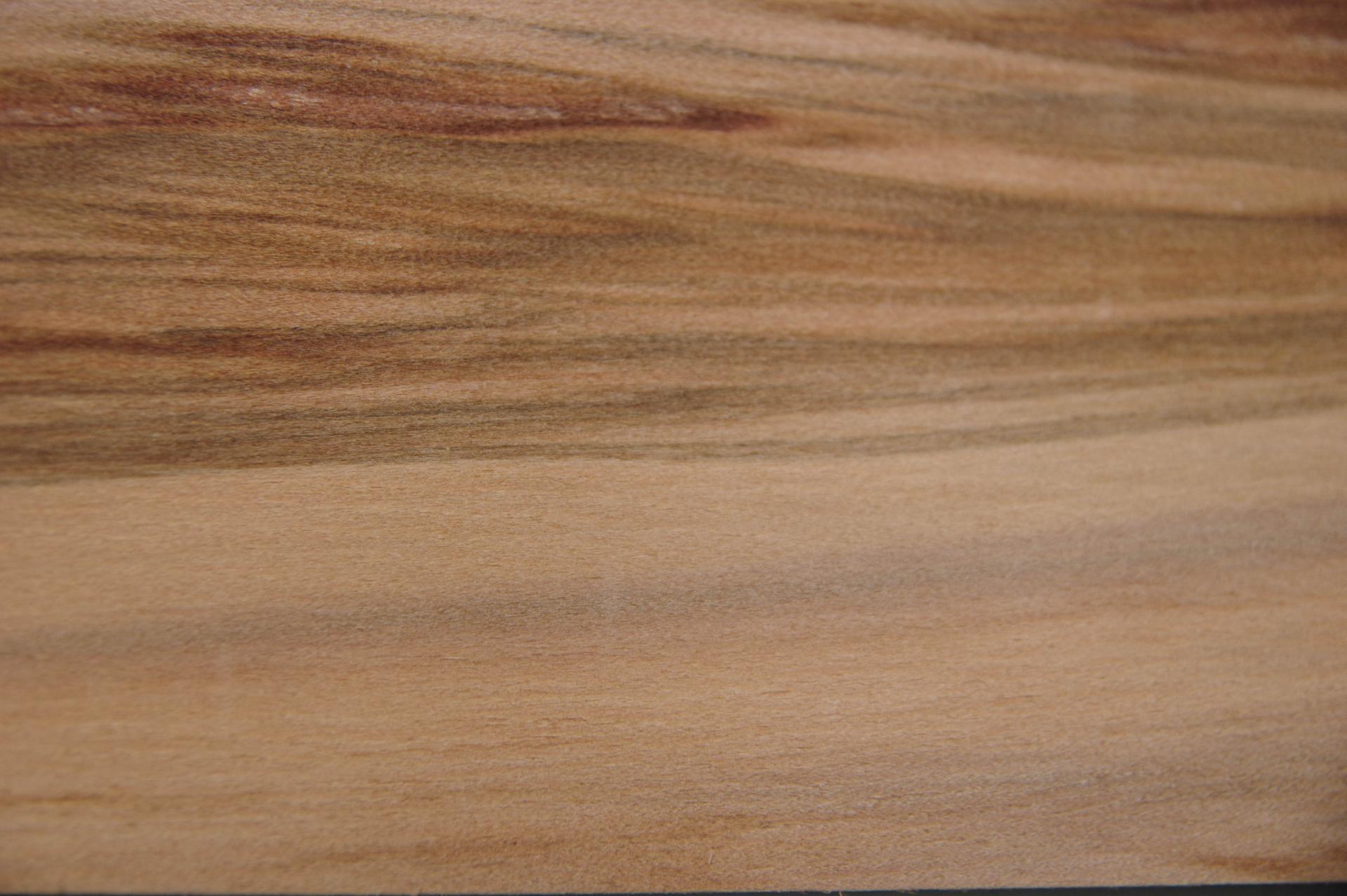 Amerikanischer Amberbaum (Satin Walnut) -Furnier (1,4mm) - 0,4m² (12Stk. x 42cm x 8cm)