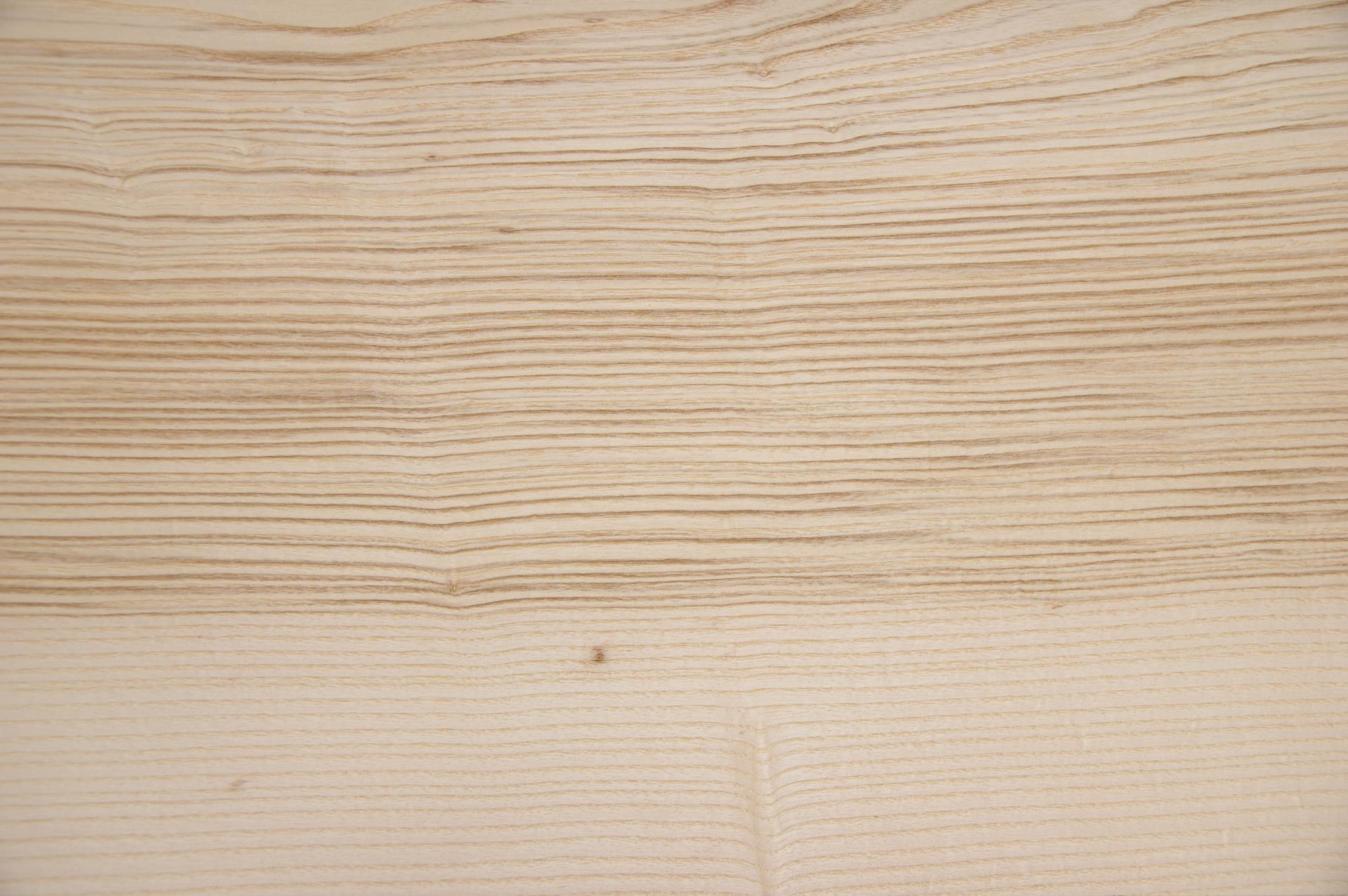 Olive Ash, - veneer (0,6mm) - 8,33m² (24pcs. x 124cm x 28cm)
