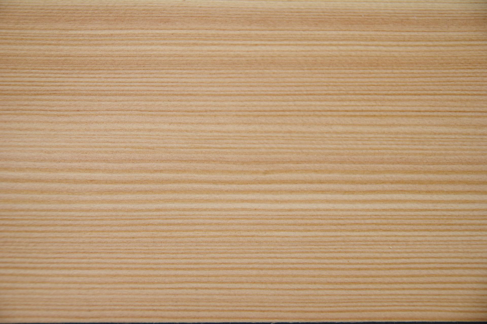 Lärche -Furnier (1,4mm) - 1,79m² (12Stk. x 115cm x 13cm)