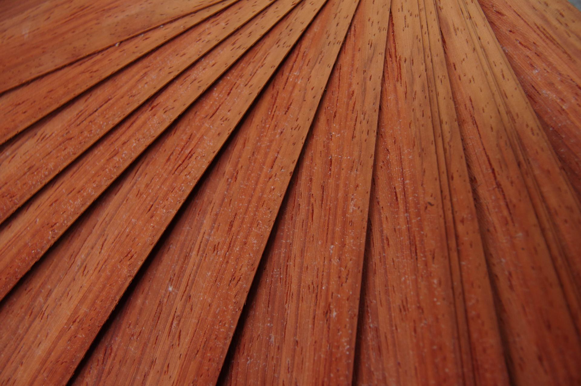 Padouk, - veneer (0,6mm) - 0,18m² (22pcs. x 16cm x 5cm)