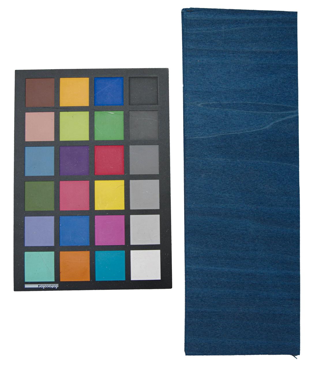 Tulipier, blau gefärbtes -Furnier (0,6mm) - 0,43m² (15Stk. x 9,5cm x 30cm)