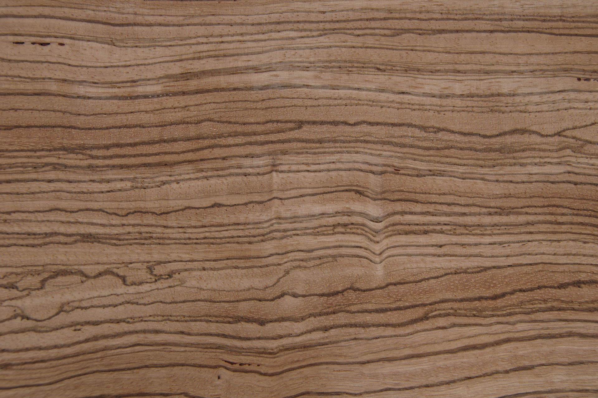 Zebrano -Furnier (0,6mm) - 3,07m² (22Stk. x 93cm x 15cm)