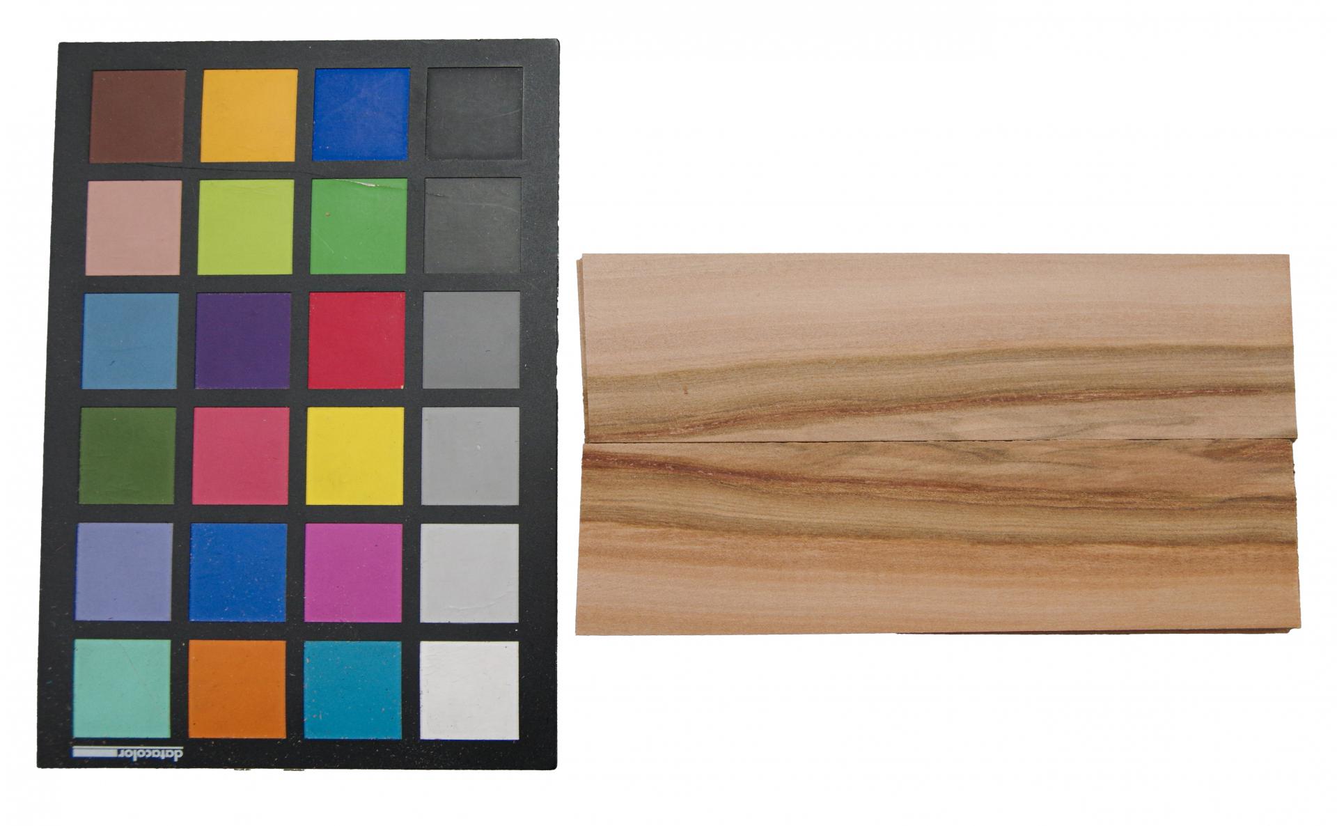 Amerikanischer Amberbaum (Satin Walnut) -Furnier (1,4mm) - 0,09m² (12Stk. x 19cm x 4cm)