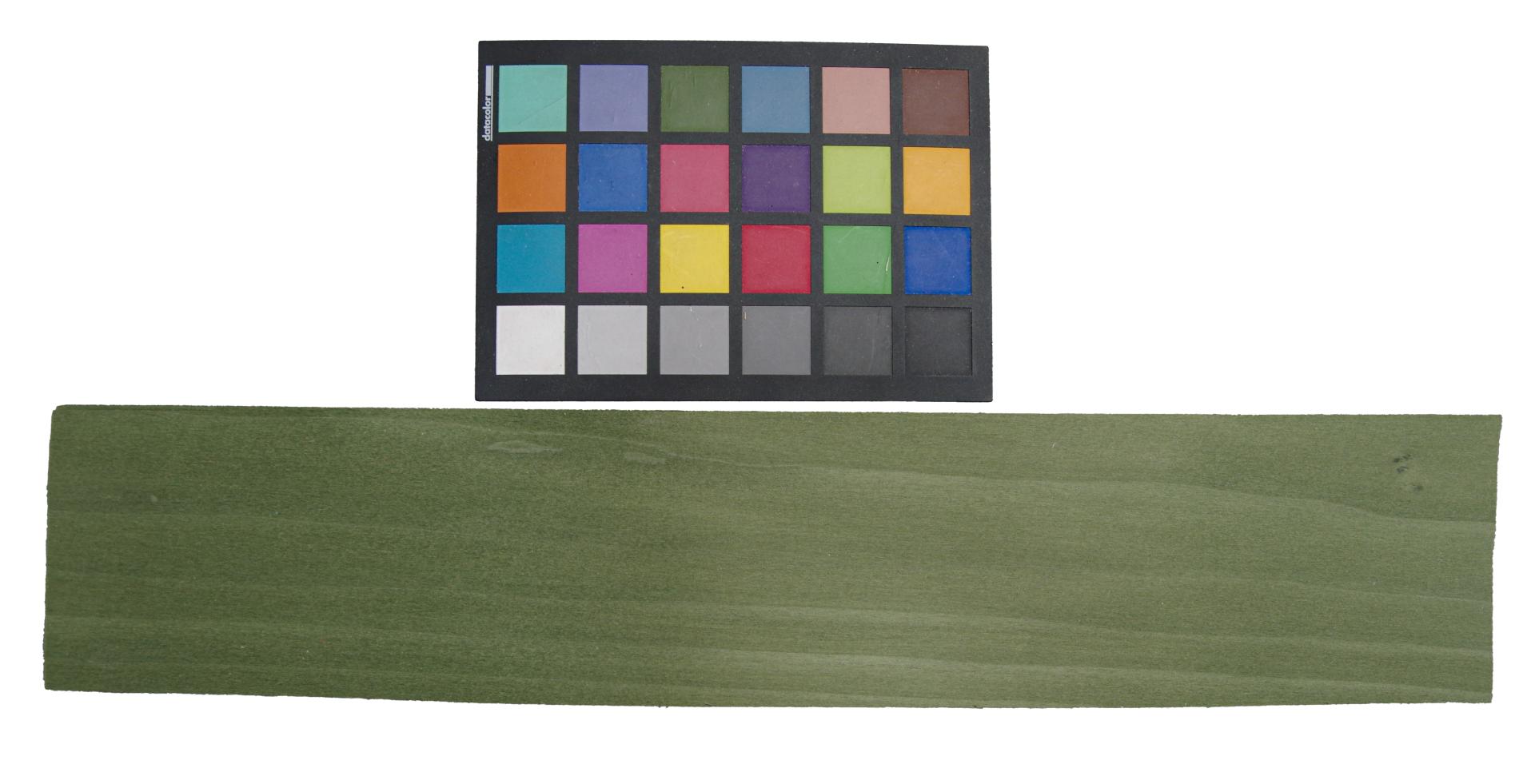 Tulipier, grün gefärbtes -Furnier (0,6mm) - 0,65m² (12Stk. x 54cm x 10cm)