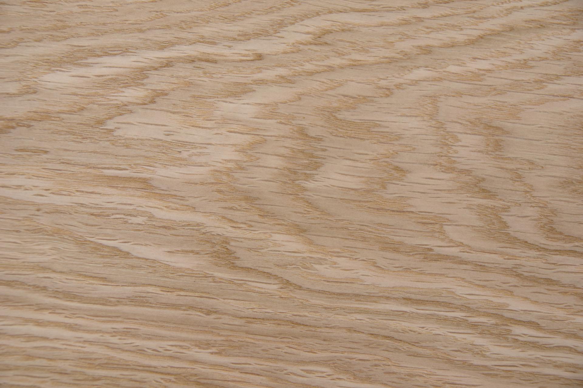 Eiche, europäische -Furnier (0,6mm) - 17,94m² (32Stk. x 295cm x 19cm)