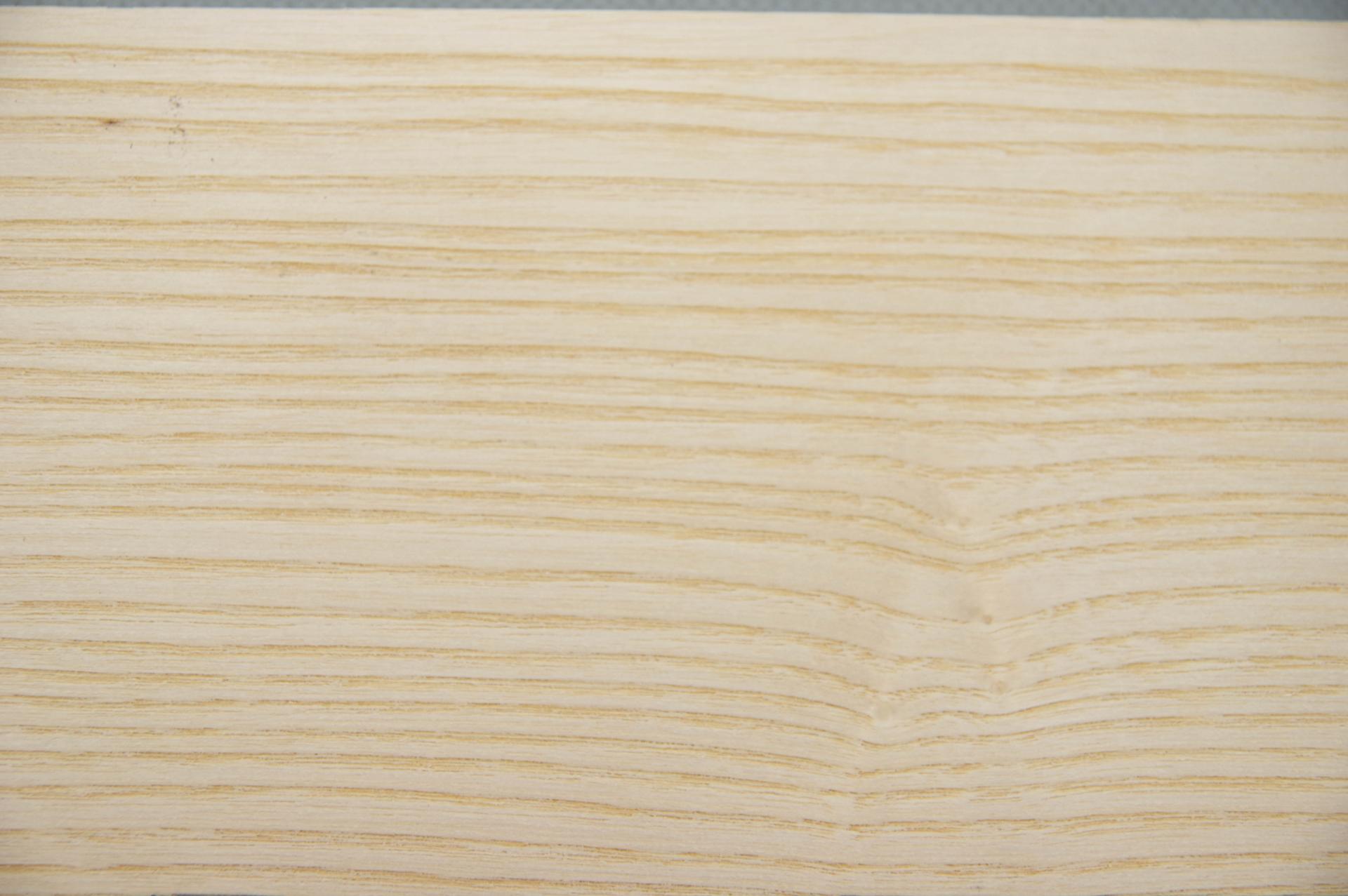 Esche, europäische -Furnier (0,6mm) - 1,47m² (6Stk. x 258cm x 9,5cm)