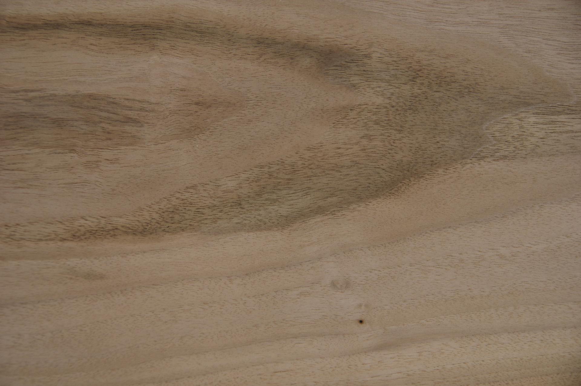 Nussbaum, europäischer -Furnier (0,9mm) - 4,05m² (15Stk. x 150cm x 18cm)