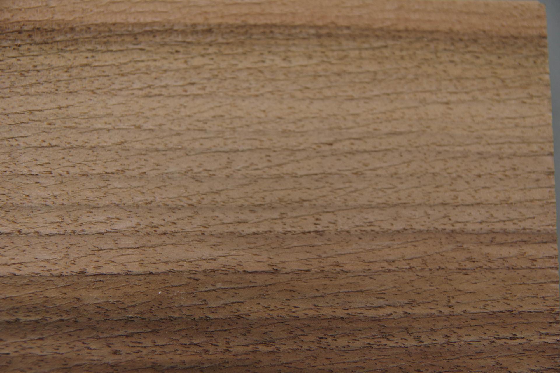 European Walnut, - veneer (1,4mm) - 0,14m² (16pcs. x 11cm x 8cm)