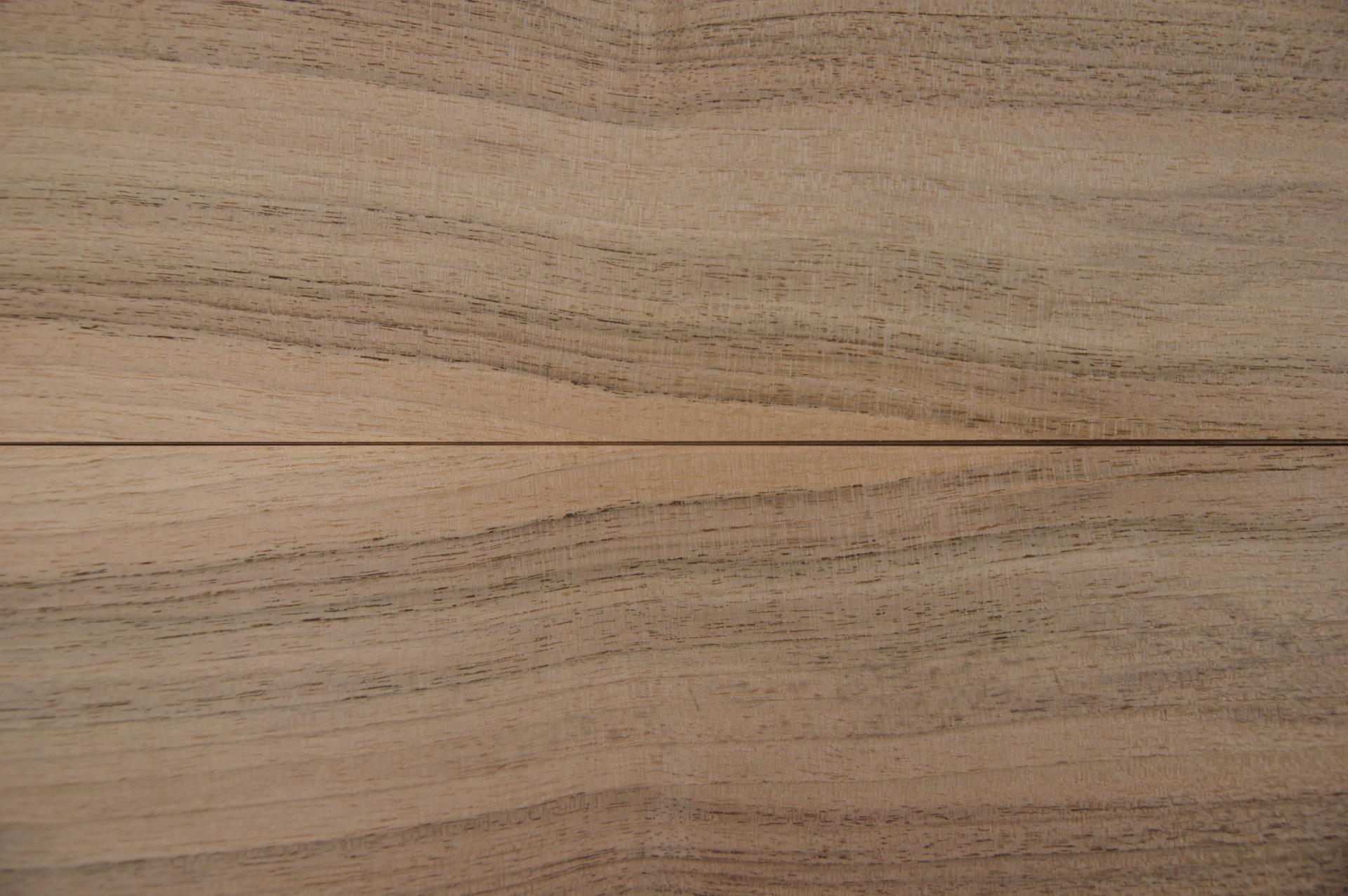 European Walnut, - veneer (1,4mm) - 1,72m² (13pcs. x 115cm x 11,5cm)