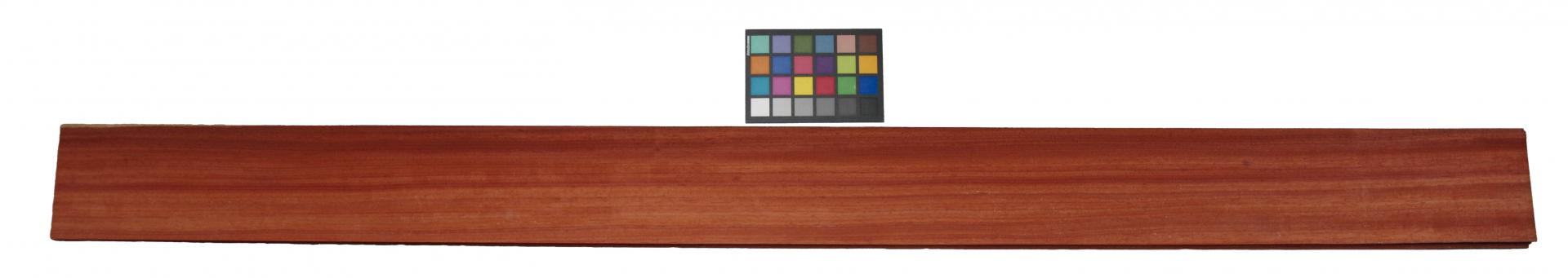 Padouk, - veneer (0,6mm) - 8,01m² (23pcs. x 211cm x 16,5cm)