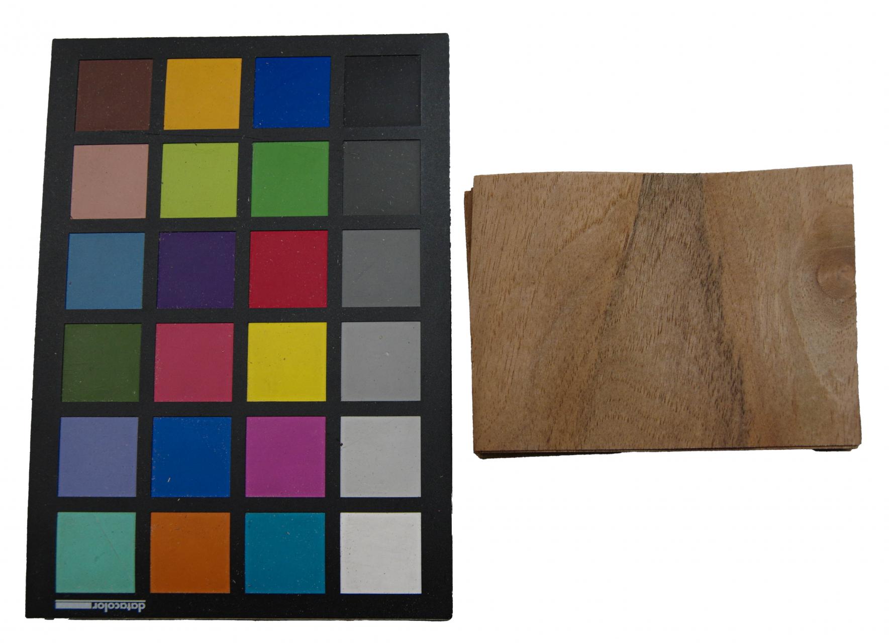 European Walnut, - veneer (0,6mm) - 0,24m² (24pcs. x 9cm x 11cm)