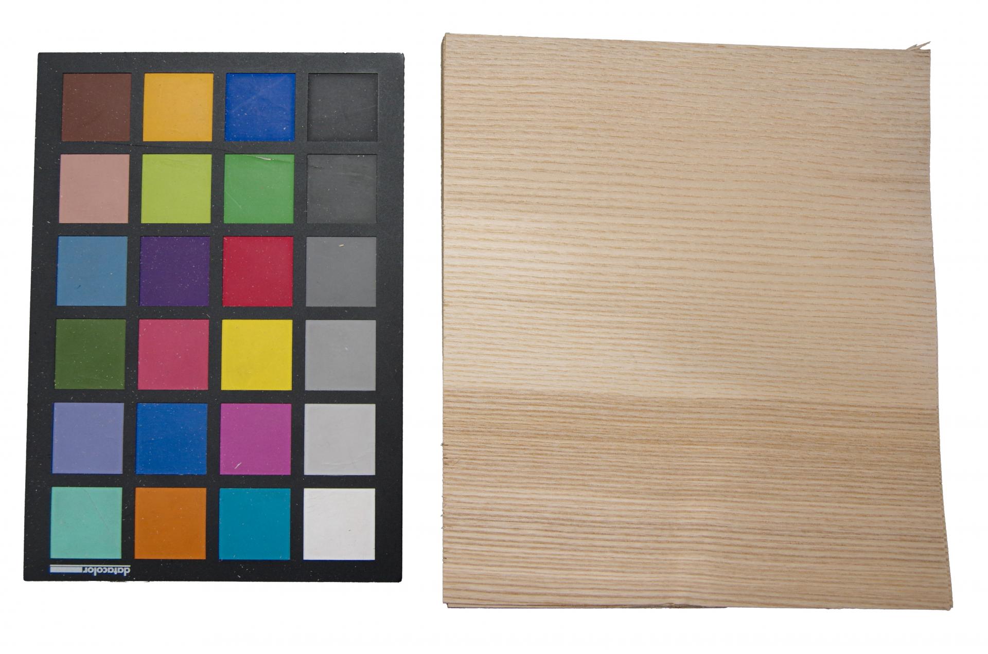 Olive Ash, - veneer (0,6mm) - 1,09m² (32pcs. x 17cm x 20cm)