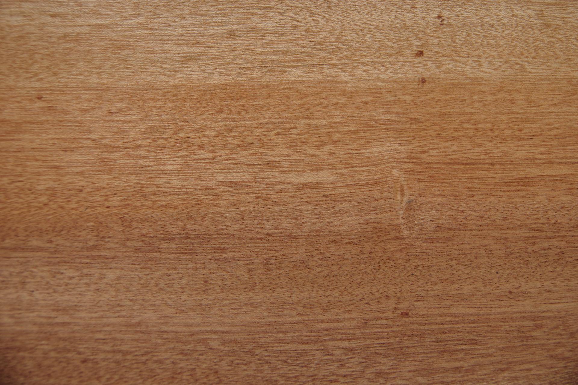 Mahogany, - veneer (2,4mm) - 0,95m² (8pcs. x 74cm x 16cm)