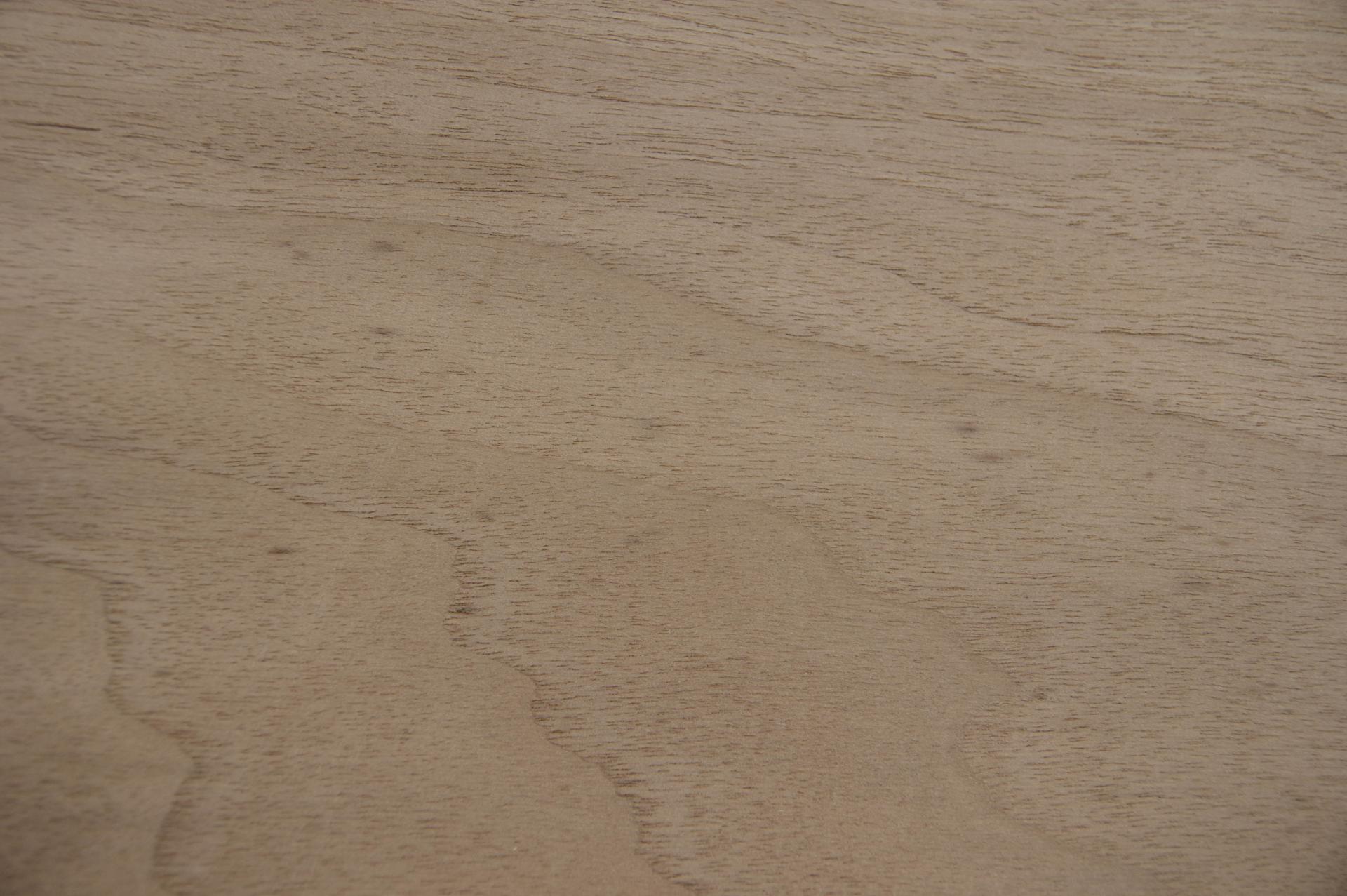 European Walnut, - veneer (0,9mm) - 2,26m² (14pcs. x 98cm x 16,5cm)