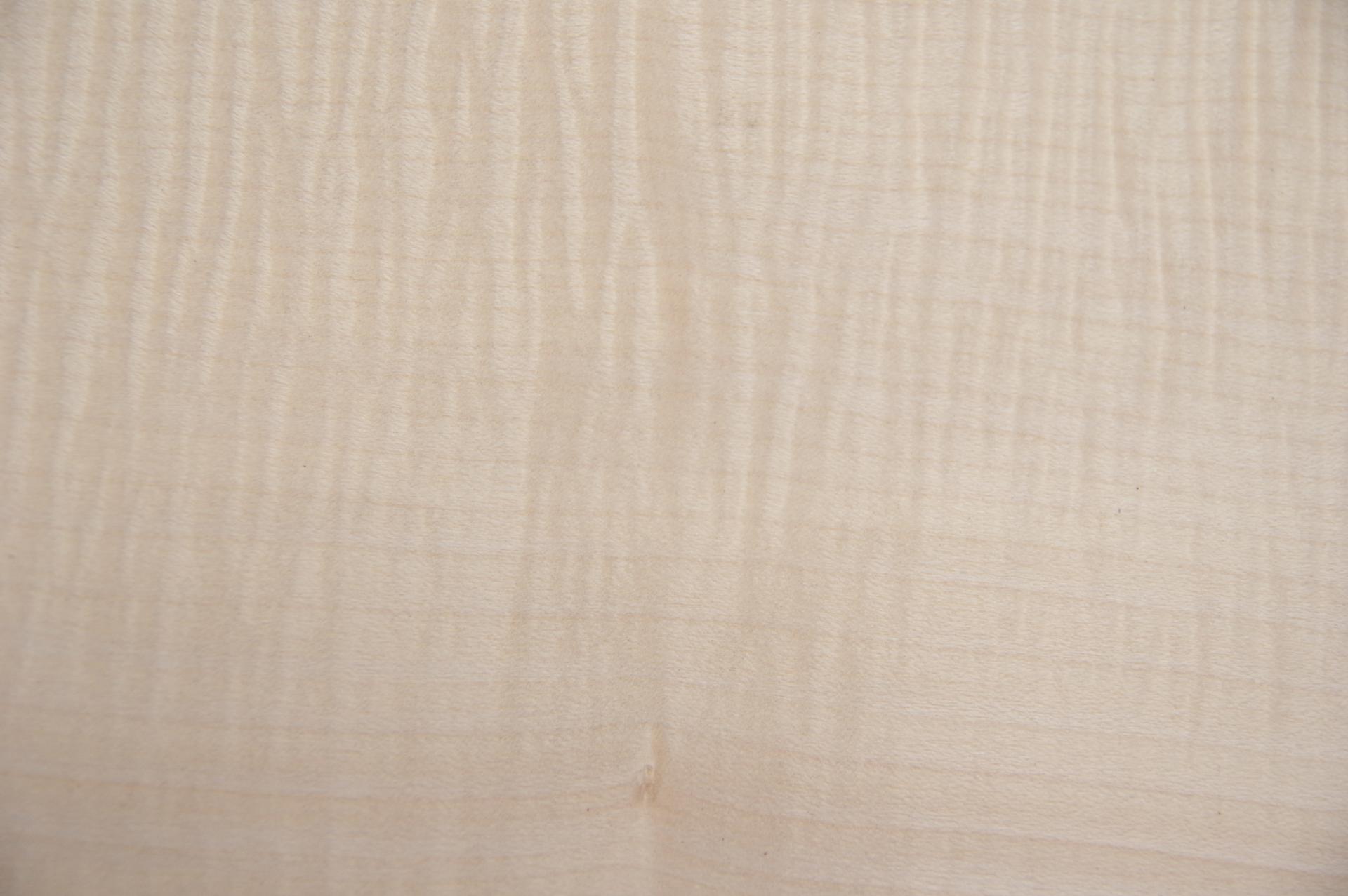 Figured Sycamore, - veneer (0,6mm) - 3,92m² (32pcs. x 144cm x 8,5cm)