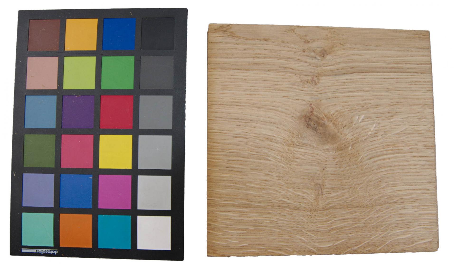 Knotty Oak, veneer with Colour reference card