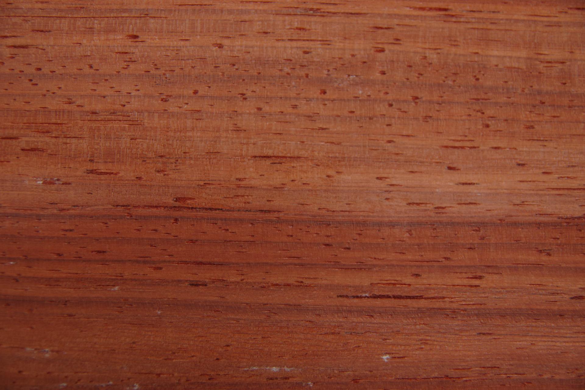 Padouk, - veneer (0,6mm) - 0,7m² (20pcs. x 35cm x 10cm)